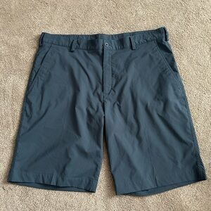 Men’s Nike Golf Shorts Sz 38 Waist